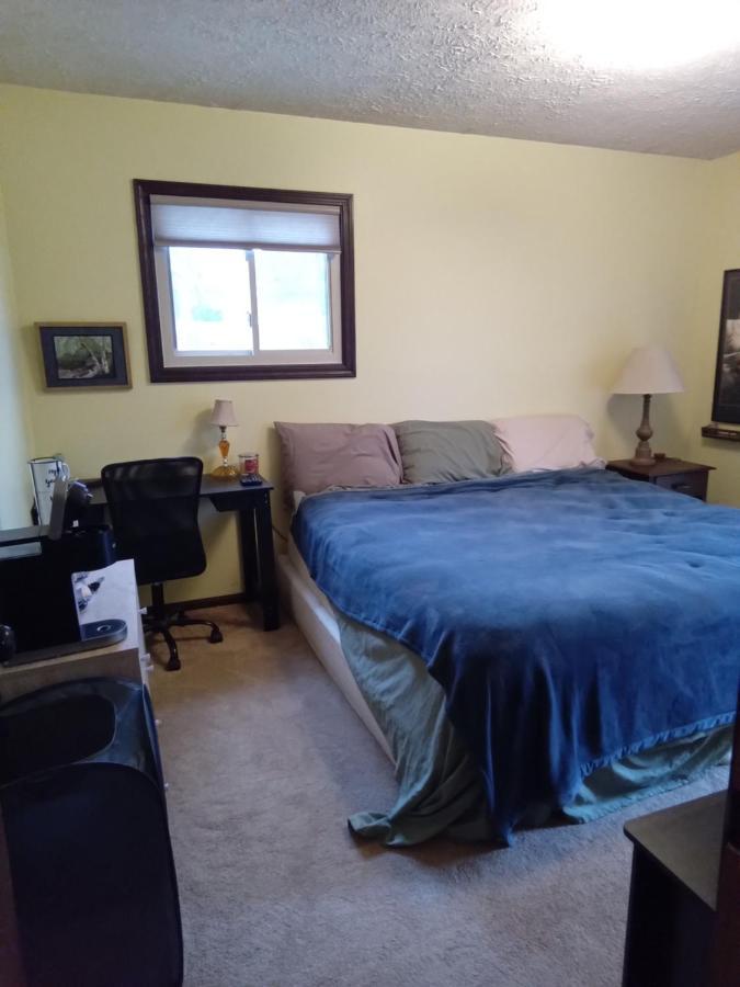 Homestay Outdoor Hot Tub And Cozy King Bed