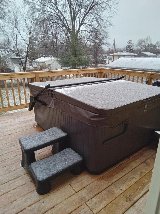 Homestay Outdoor Hot Tub And Cozy King Bed *